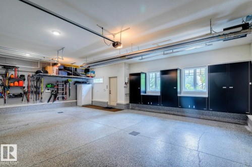 8927 117 Street Nw, Edmonton, AB - Indoor Photo Showing Garage