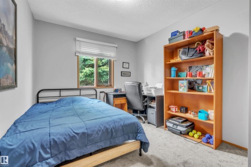 6112 51 Avenue, Cold Lake, AB - Indoor Photo Showing Bedroom