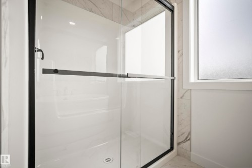 31 Prescott Close, Spruce Grove, AB - Indoor Photo Showing Bathroom