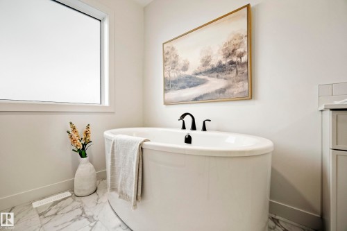 31 Prescott Close, Spruce Grove, AB - Indoor Photo Showing Bathroom