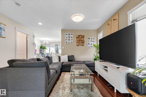 6514 106 Street Nw, Edmonton, AB - Indoor Photo Showing Living Room