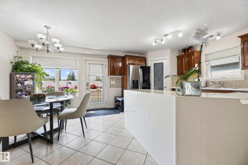 6514 106 Street Nw, Edmonton, AB - Indoor