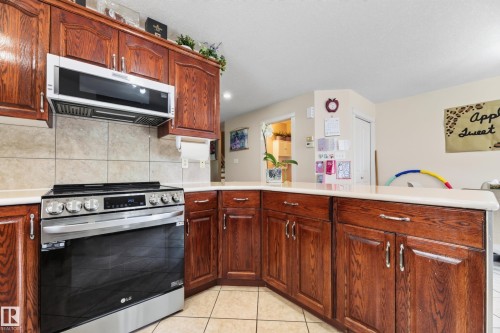 6514 106 Street Nw, Edmonton, AB - Indoor Photo Showing Kitchen
