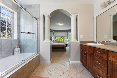 6514 106 Street Nw, Edmonton, AB - Indoor Photo Showing Bathroom