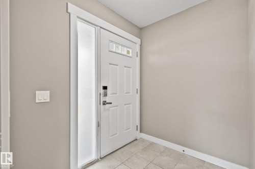 16715 40 Street Nw, Edmonton, AB - Indoor Photo Showing Other Room