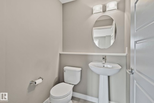16715 40 Street Nw, Edmonton, AB - Indoor Photo Showing Bathroom