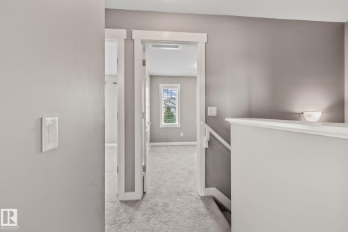 16715 40 Street Nw, Edmonton, AB - Indoor Photo Showing Other Room