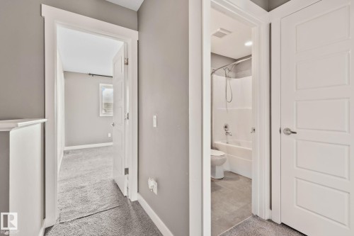 16715 40 Street Nw, Edmonton, AB - Indoor Photo Showing Other Room