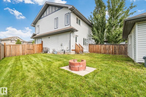 16715 40 Street Nw, Edmonton, AB - Outdoor