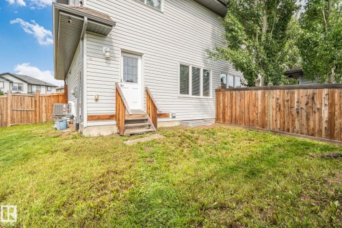 16715 40 Street Nw, Edmonton, AB - Outdoor