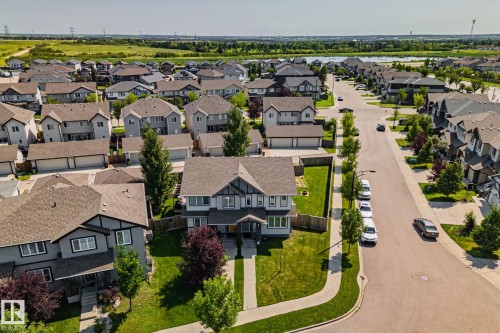 16715 40 Street Nw, Edmonton, AB - Outdoor