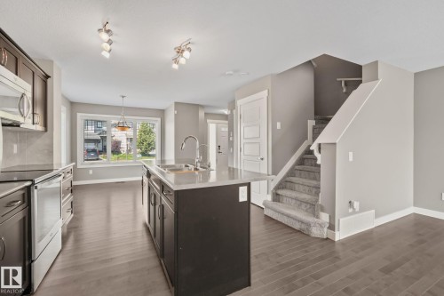 16715 40 Street Nw, Edmonton, AB - Indoor Photo Showing Kitchen With Upgraded Kitchen