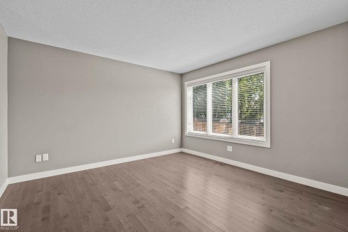 16715 40 Street Nw, Edmonton, AB - Indoor Photo Showing Other Room