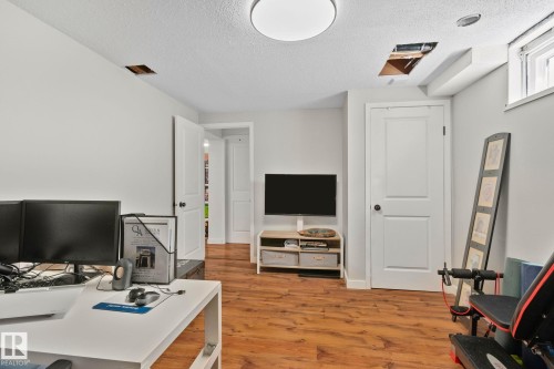 Image quality insufficient for description - 4723 105 Street Nw, Edmonton, AB - Indoor