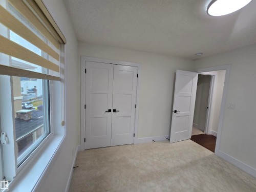 228 36 Street Sw, Edmonton, AB - Indoor Photo Showing Other Room