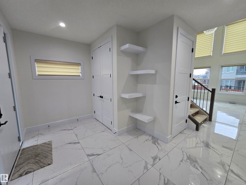 228 36 Street Sw, Edmonton, AB - Indoor Photo Showing Other Room