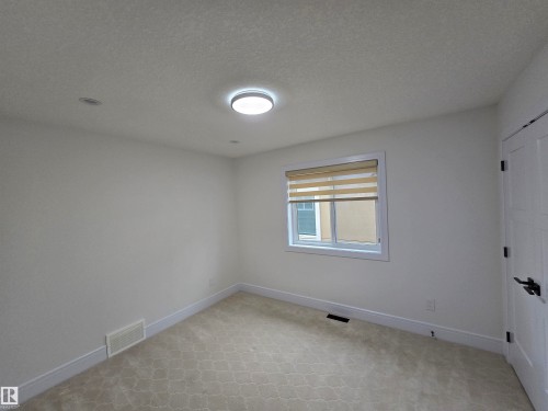 228 36 Street Sw, Edmonton, AB - Indoor Photo Showing Other Room