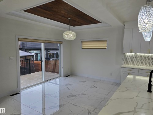 228 36 Street Sw, Edmonton, AB - Indoor Photo Showing Other Room