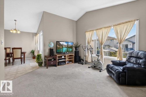 2918 33 Street Nw, Edmonton, AB - Indoor