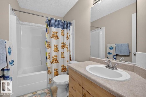 2918 33 Street Nw, Edmonton, AB - Indoor Photo Showing Bathroom