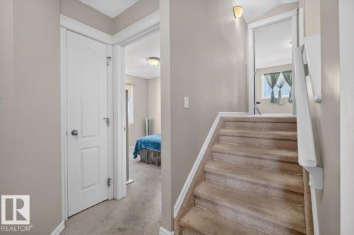 2918 33 Street Nw, Edmonton, AB - Indoor Photo Showing Other Room