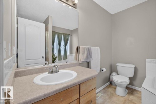 2918 33 Street Nw, Edmonton, AB - Indoor Photo Showing Bathroom