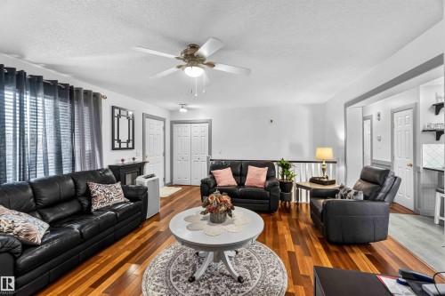 56420 Rge Rd 231, Rural Sturgeon County, AB - Indoor Photo Showing Living Room