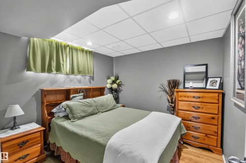 56420 Rge Rd 231, Rural Sturgeon County, AB - Indoor Photo Showing Bedroom