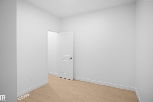1023 14 Avenue Nw, Edmonton, AB - Indoor Photo Showing Other Room