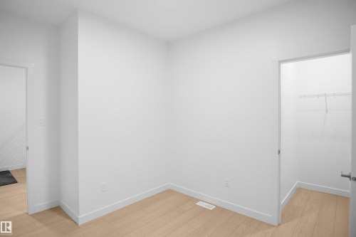 1023 14 Avenue Nw, Edmonton, AB - Indoor Photo Showing Other Room
