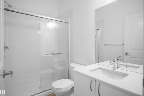 1023 14 Avenue Nw, Edmonton, AB - Indoor Photo Showing Bathroom