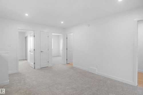 1023 14 Avenue Nw, Edmonton, AB - Indoor Photo Showing Other Room