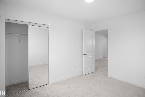 1023 14 Avenue Nw, Edmonton, AB - Indoor Photo Showing Other Room