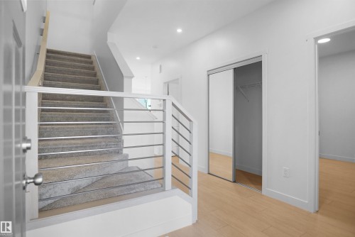 1023 14 Avenue Nw, Edmonton, AB - Indoor Photo Showing Other Room