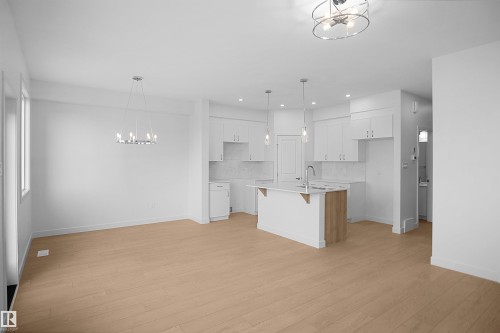 1023 14 Avenue Nw, Edmonton, AB - Indoor Photo Showing Kitchen