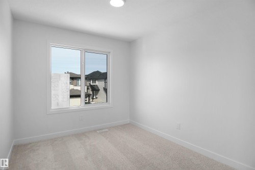 7239 182 Avenue Nw, Edmonton, AB - Indoor Photo Showing Other Room