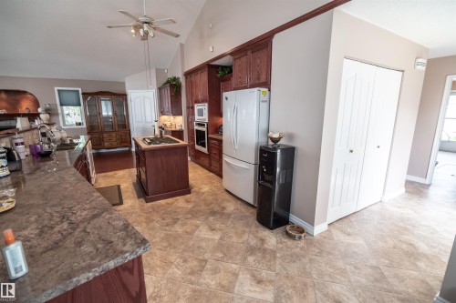 4740 Sunset Drive, Rural Lac Ste. Anne County, AB - Indoor Photo Showing Kitchen