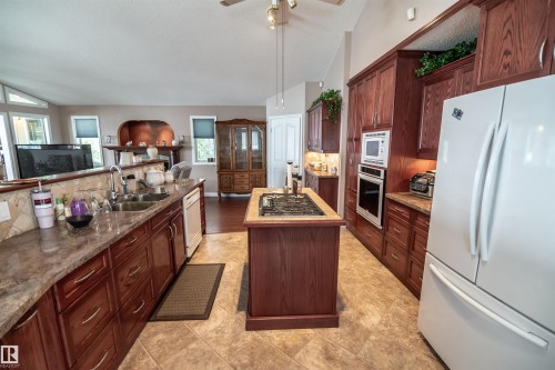 4740 Sunset Drive, Rural Lac Ste. Anne County, AB - Indoor Photo Showing Kitchen With Double Sink With Upgraded Kitchen