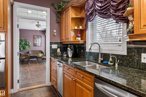 #38 1225 Wanyandi Rd Nw, Edmonton, AB - Indoor Photo Showing Kitchen With Double Sink