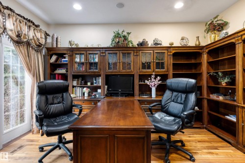#38 1225 Wanyandi Rd Nw, Edmonton, AB - Indoor Photo Showing Office