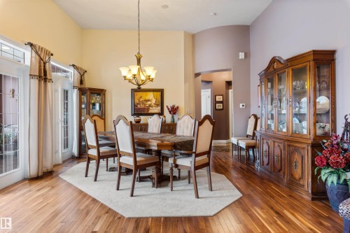 #38 1225 Wanyandi Rd Nw, Edmonton, AB - Indoor Photo Showing Dining Room