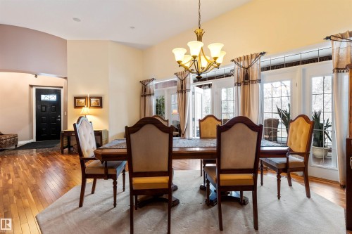 #38 1225 Wanyandi Rd Nw, Edmonton, AB - Indoor Photo Showing Dining Room