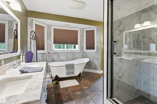 #43 27507 Twp Road 544, Rural Sturgeon County, AB - Indoor Photo Showing Bathroom