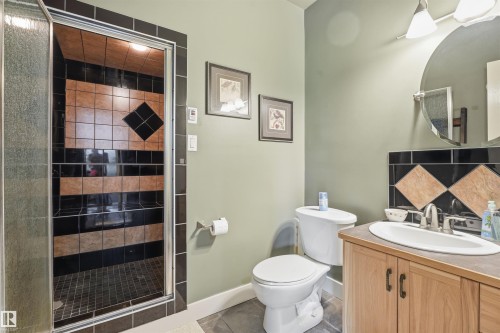 #43 27507 Twp Road 544, Rural Sturgeon County, AB - Indoor Photo Showing Bathroom