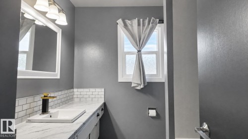 16608 109 Street Nw, Edmonton, AB - Indoor Photo Showing Bathroom
