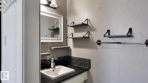 16608 109 Street Nw, Edmonton, AB - Indoor Photo Showing Bathroom