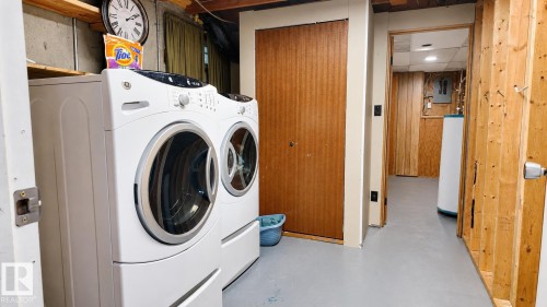 16608 109 Street Nw, Edmonton, AB - Indoor Photo Showing Laundry Room