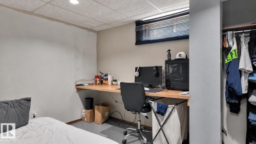 16608 109 Street Nw, Edmonton, AB - Indoor