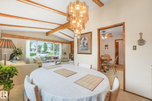 13911 86 Street Nw, Edmonton, AB - Indoor Photo Showing Dining Room