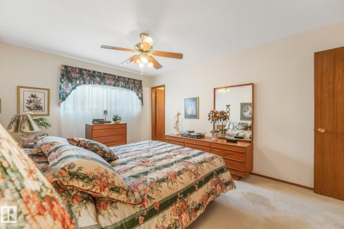 13911 86 Street Nw, Edmonton, AB - Indoor Photo Showing Bedroom
